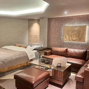 https://crystal-gate-nagoya-2-11-13-heiwa-nakaku.nagoyajapanhotels.com